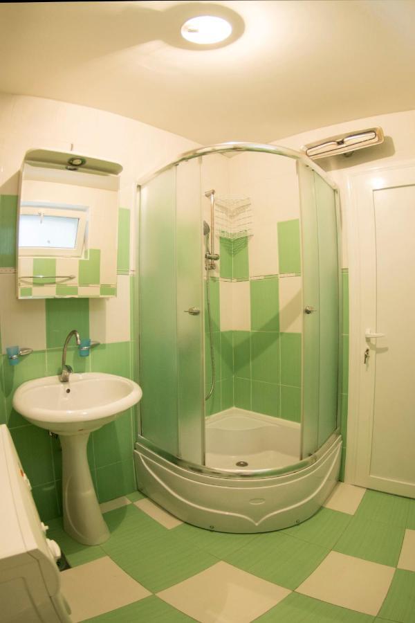White Night City Center Apartman เบลเกรด ภายนอก รูปภาพ